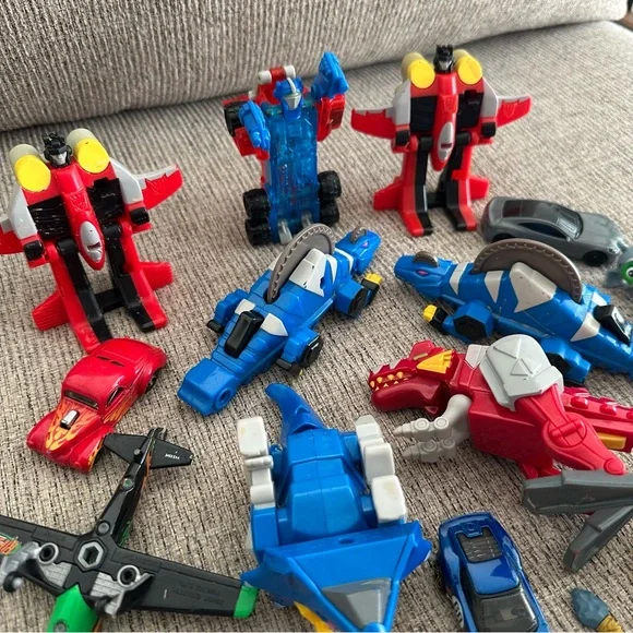 Vintage Transformer-Style & Dino Zord Toy Bundle – Mixed Lot - Picture 4 of 6